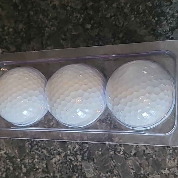 NEW - 3 NHL - Chicago Blackhawks Golf Balls - Picture 4 of 4
